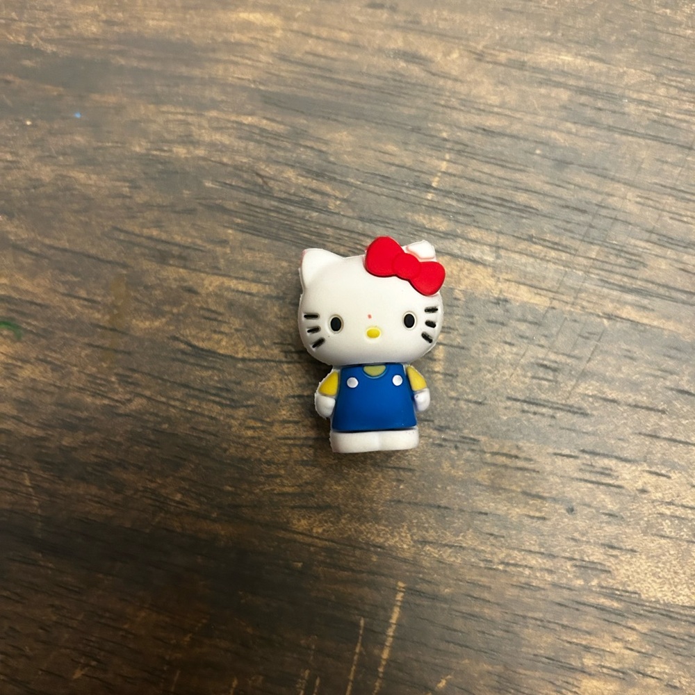 Hello Kitty Bundle - Picture 11 of 13